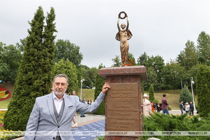 Анатолий Ярмоленко Анатолий Ярмоленко