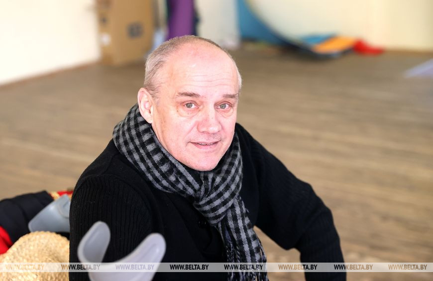 Директор гомельской школы хореографии Заслуженный деятель искусств Беларуси Петр Свердлов Директор гомельской школы хореографии Заслуженный деятель искусств Беларуси Петр Свердлов