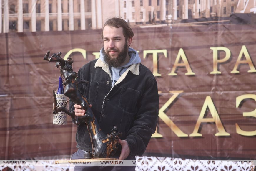 Молодой ремесленник Виталий Филиппик Молодой ремесленник Виталий Филиппик