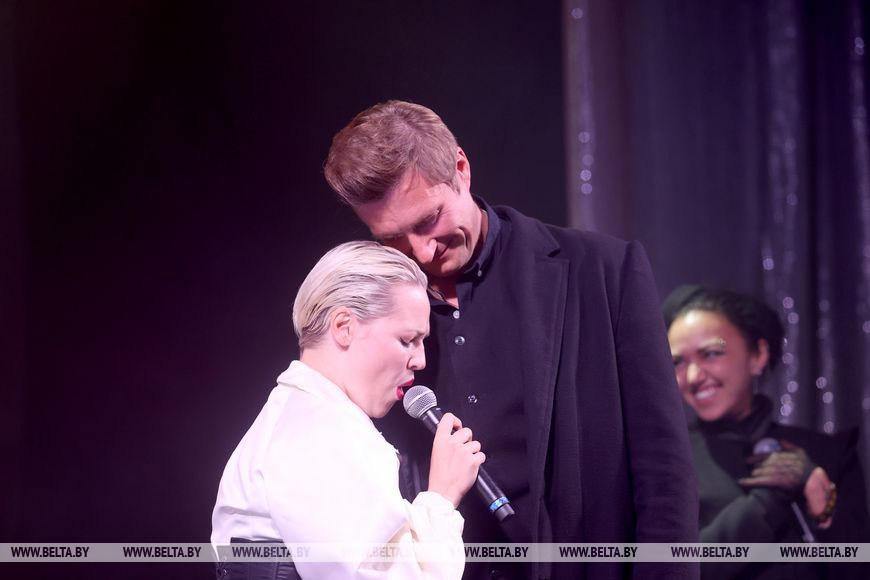 Заслуженный артист Беларуси Руслан Чернецкий и Екатерина Муратова исполняют попурри из мюзикла-детектива "Джек Потрошитель" Заслуженный артист Беларуси Руслан Чернецкий и Екатерина Муратова исполняют попурри из мюзикла-детектива "Джек Потрошитель"