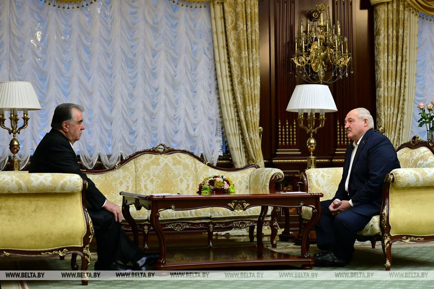 Эмомали Рахмон и Александр Лукашенко Эмомали Рахмон и Александр Лукашенко
