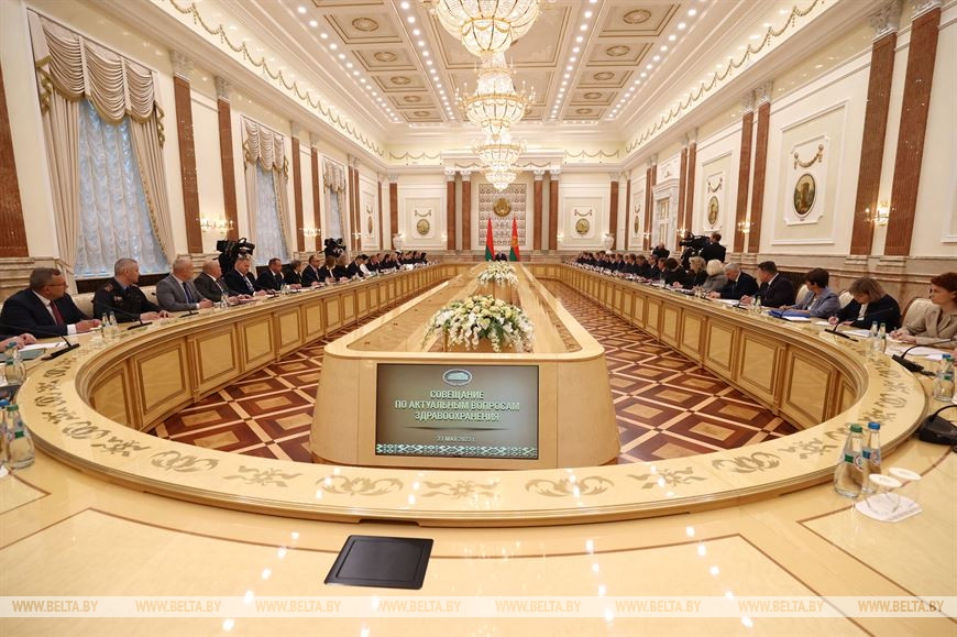 Во время совещания Во время совещания