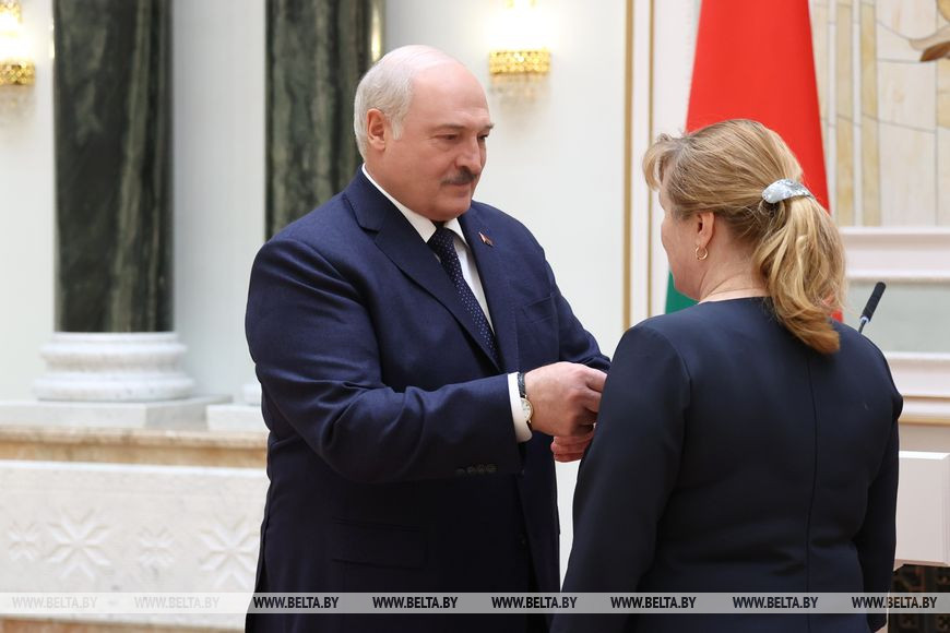 Судья Верховного Суда Инна Цисик награждена медалью "За трудовые заслуги" Судья Верховного Суда Инна Цисик награждена медалью "За трудовые заслуги"