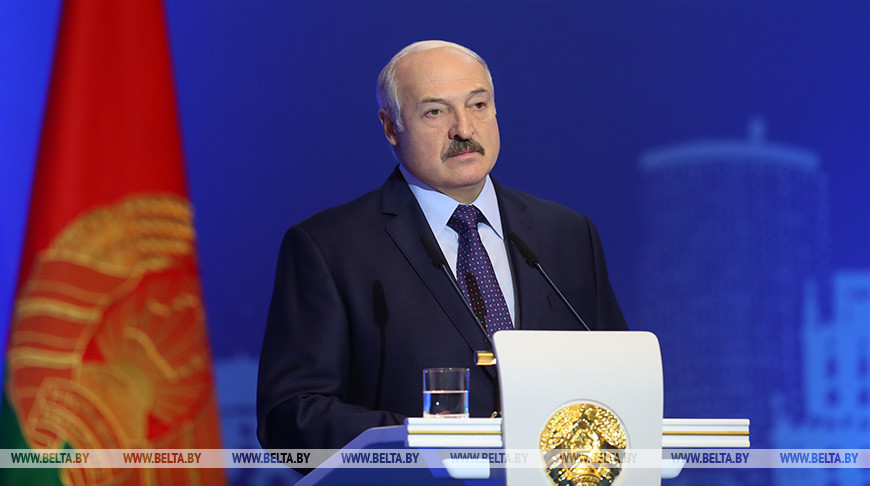 Александр Лукашенко во время выступления на международной конференции "Европейская безопасность: отойти от края пропасти" Александр Лукашенко во время выступления на международной конференции "Европейская безопасность: отойти от края пропасти"