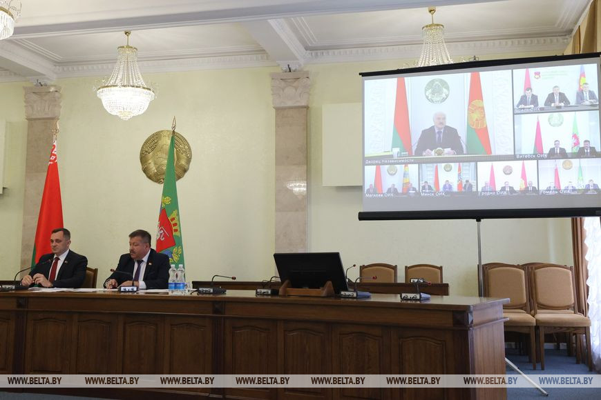 Во время селекторного совещания по вопросам уборочной кампании, Витебск