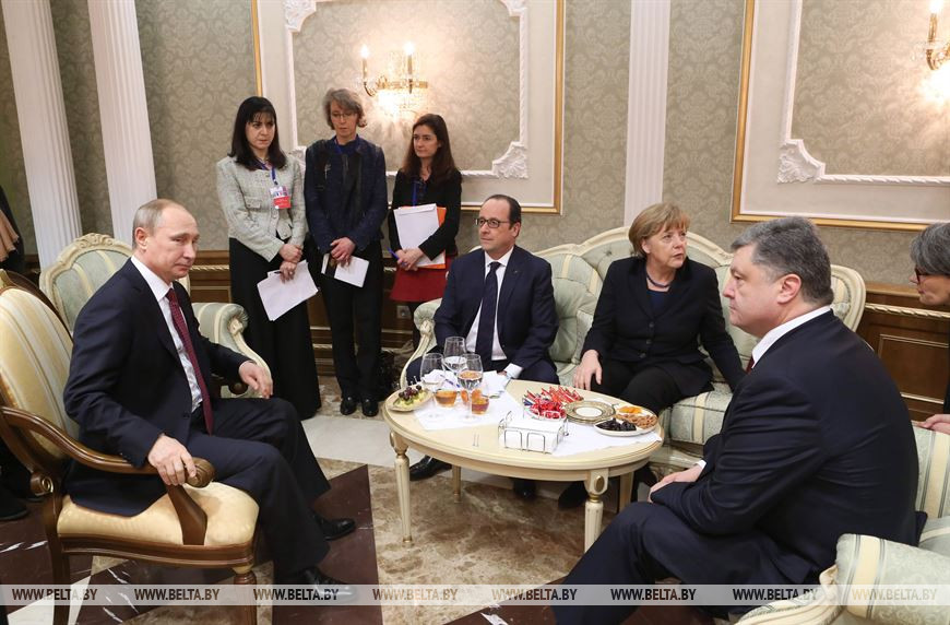 Общение лидеров Германии, России, Украины и Франции проходили в Минске без участия делегаций, февраль 2015 года