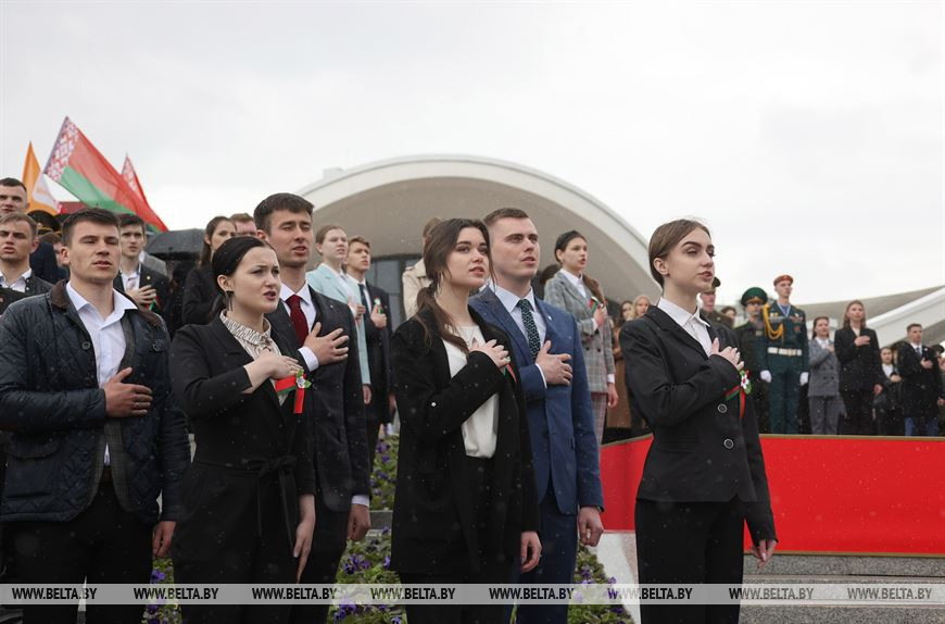 Во время торжественного ритуала чествования государственных символов, май 2022 года