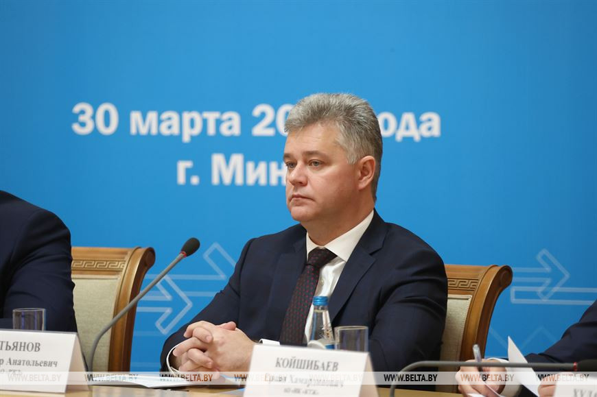 Заместитель начальника Центра фирменного транспортного обслуживания ОАО "РЖД" Александр Хатьянов Заместитель начальника Центра фирменного транспортного обслуживания ОАО "РЖД" Александр Хатьянов
