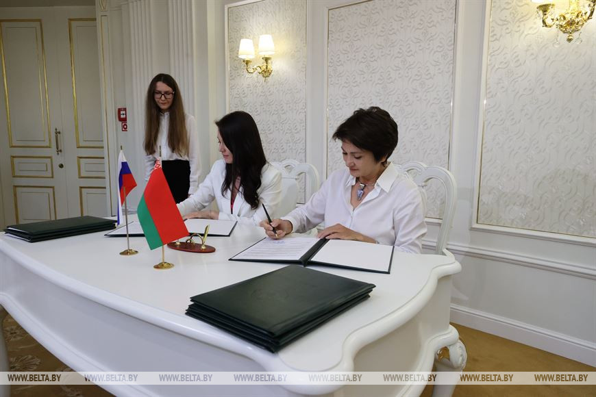 Во время подписания соглашения о сотрудничестве между Гомельским отделением Белорусской торгово-промышленной палаты и Союзом "Тамбовская областная торгово-промышленная палата"