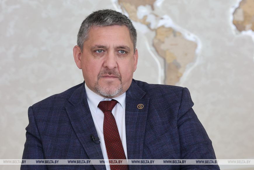 Александр Новиков