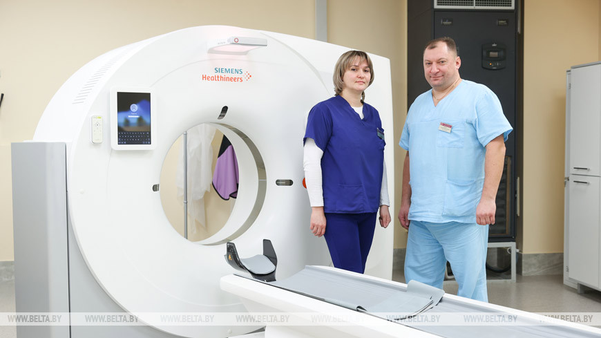 Заведующая отделом рентгенологического отделения Мариэтта Миранкова и рентген-лаборант Сергей Бусел