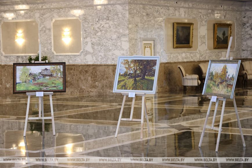 Белорусский художник Михаил Крот представил авторскую экспозицию "УМираТворение" во Дворце Независимости в Зале торжественных приемов Белорусский художник Михаил Крот представил авторскую экспозицию "УМираТворение" во Дворце Независимости в Зале торжественных приемов