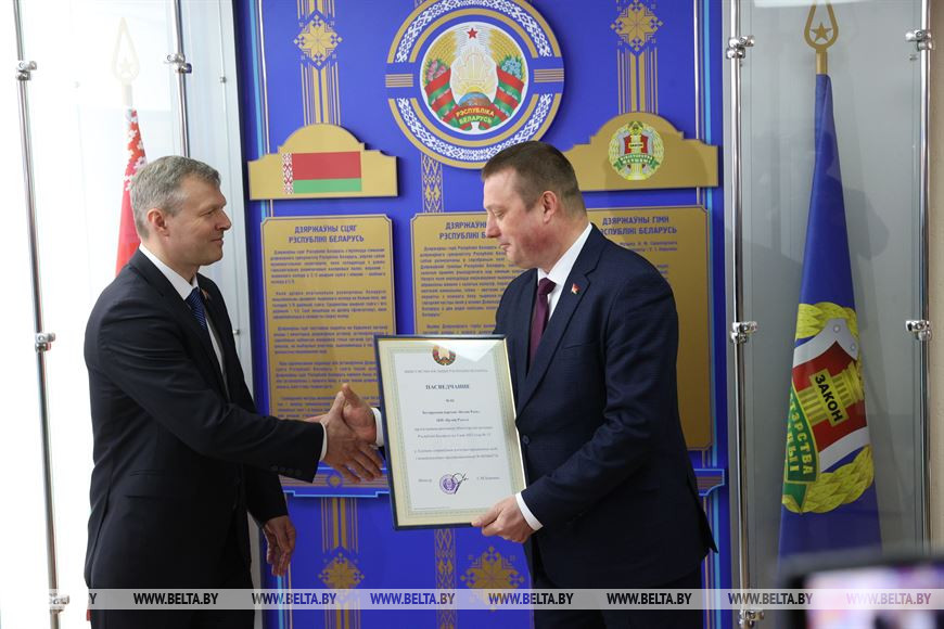 Председатель Белорусской партии "Белая Русь" Олег Романов и министр юстиции Сергей Хоменко