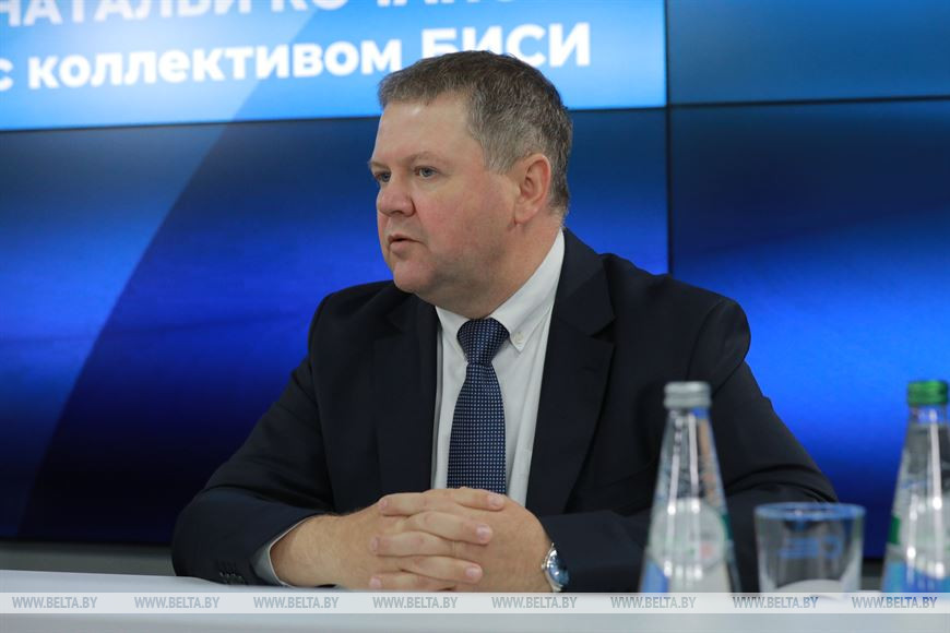 Олег Макаров