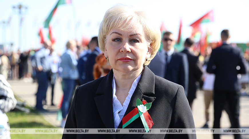 Министр труда и социальной защиты Ирина Костевич Министр труда и социальной защиты Ирина Костевич