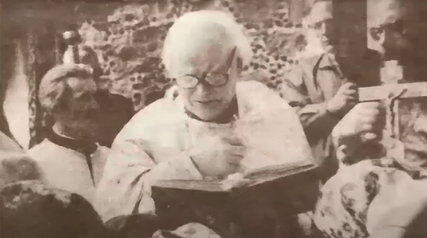 Отец Александр Гоголушко – настоятель храма в деревне Раковичи, 1966 г. Отец Александр Гоголушко – настоятель храма в деревне Раковичи, 1966 г.