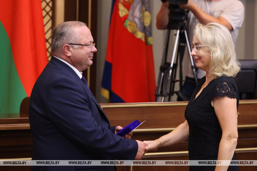 Председатель Комитета Государственного контроля Василий Герасимов во время награждения