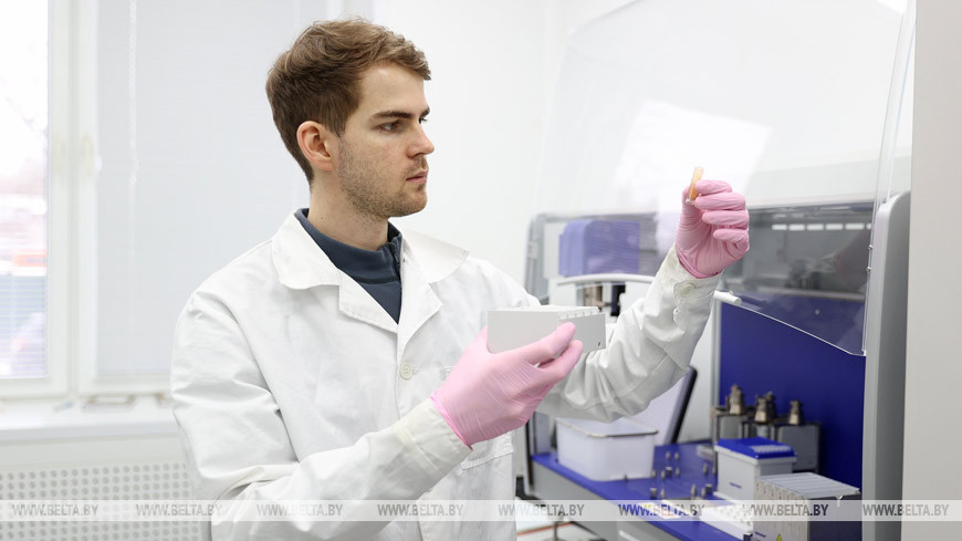 Никита Седляр: роботизированная станция для выделения ДНК обрабатывает 96 образцов за два-три часа Никита Седляр: роботизированная станция для выделения ДНК обрабатывает 96 образцов за два-три часа