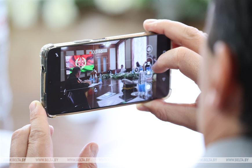 Во время секционного заседания "Актуальные вопросы сплочения народов в борьбе с неофашизмом как важнейшее условие развития человечества" Во время секционного заседания "Актуальные вопросы сплочения народов в борьбе с неофашизмом как важнейшее условие развития человечества"