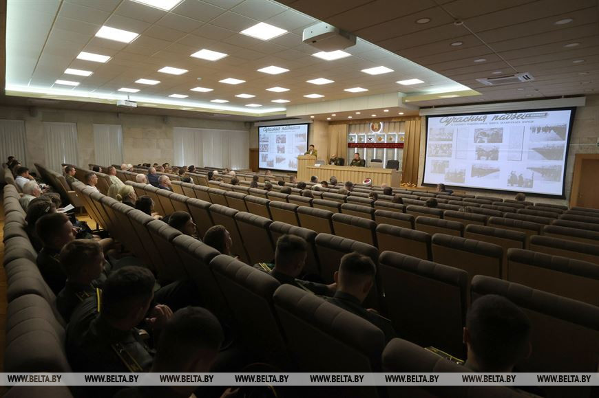 Во время секционного заседания "Исторические предпосылки и условия возникновения идеологии фашизма: уроки истории в контексте обеспечения национальной и международной безопасности" Во время секционного заседания "Исторические предпосылки и условия возникновения идеологии фашизма: уроки истории в контексте обеспечения национальной и международной безопасности"