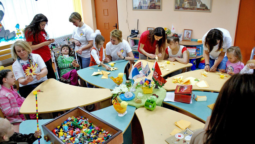 В дневном центре Белорусского Красного Креста всегда многолюдно. В дневном центре Белорусского Красного Креста всегда многолюдно.