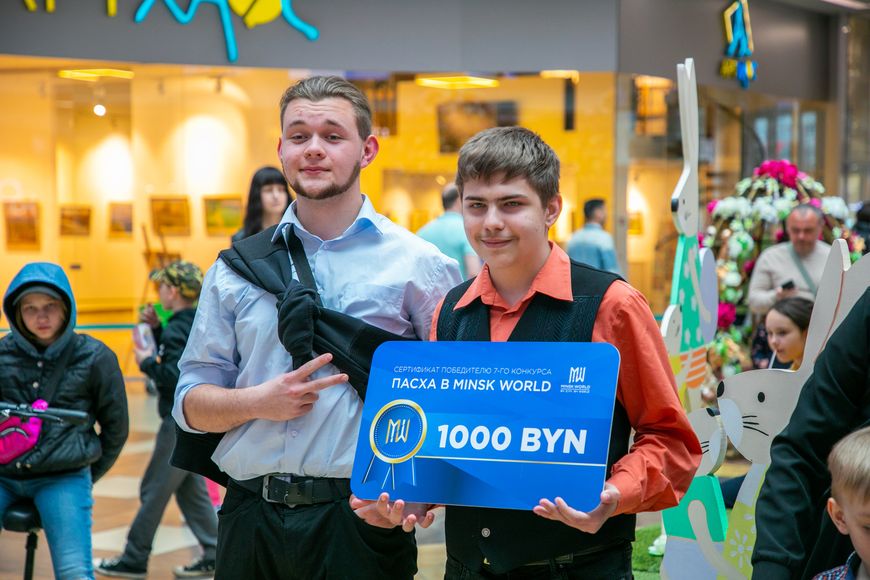 Друзья и соавторы рады победе в творческом состязании! Друзья и соавторы рады победе в творческом состязании!