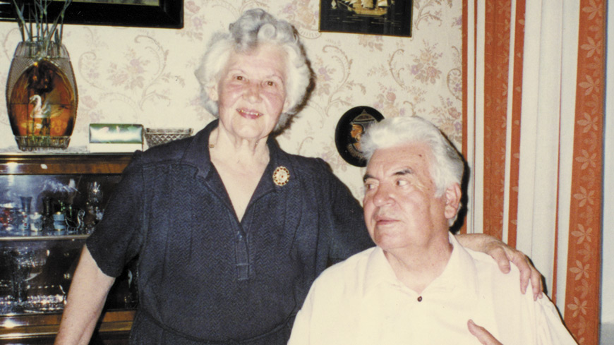 Канец 1980-х гадоў. Алена Аляксандраўна і Леанід Кірылавіч Палажэнцавы Канец 1980-х гадоў. Алена Аляксандраўна і Леанід Кірылавіч Палажэнцавы