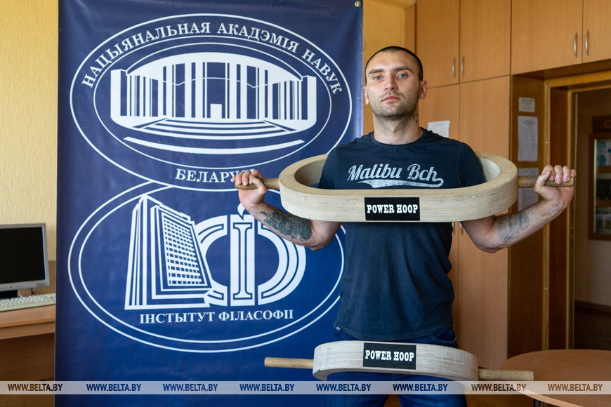 Устройство для тренировки мышц, которое изобрел Иван Скиба, вошло в десятку лучших работ на выставке "100 инноваций молодых ученых" в 2022 году