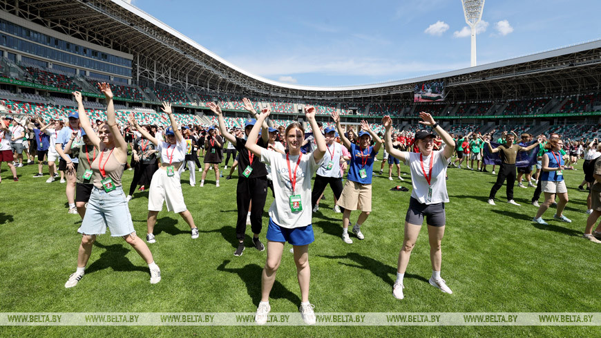 2023 год. "Народная зарядка" на Национальном олимпийском стадионе "Динамо" в Минске