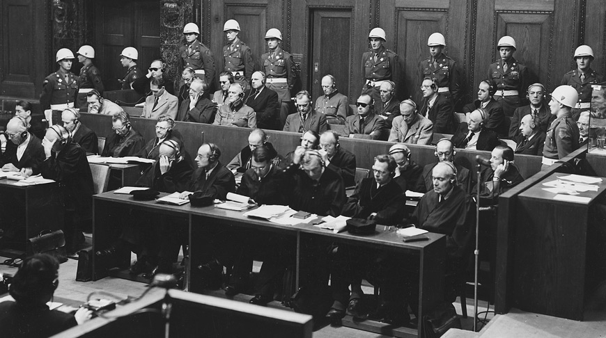 Вид на скамью подсудимых Нюрнбергского процесса во время оглашения приговора Вид на скамью подсудимых Нюрнбергского процесса во время оглашения приговора