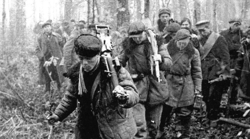 Пинские партизаны на марше