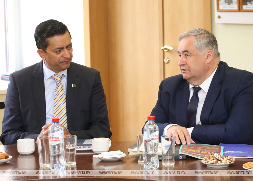 Саджад Хайдер Хан и Александр Карлюкевич Саджад Хайдер Хан и Александр Карлюкевич