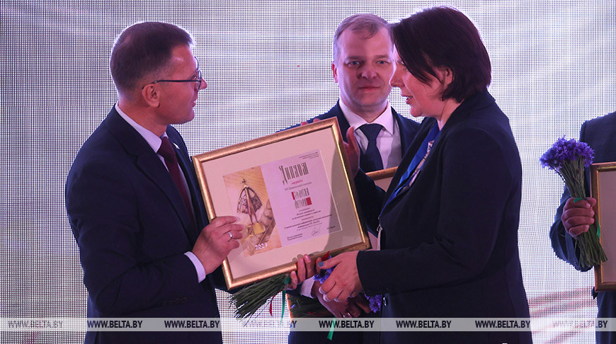 Во время награждения коллектива информационного агентства БЕЛТА за цикл материалов "Вытокі. Крок да Алімпу"