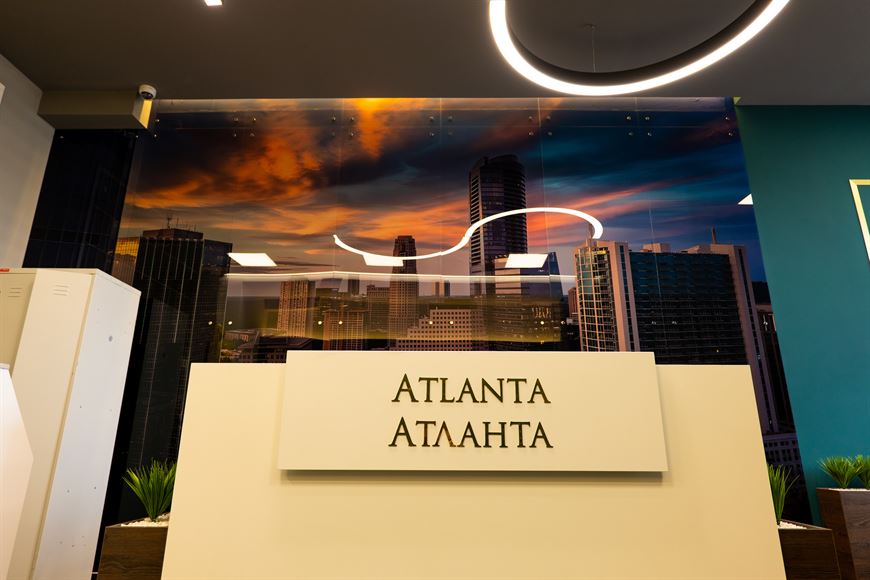 <center>Лобби дома "Атланта"</center> <center>Лобби дома "Атланта"</center>