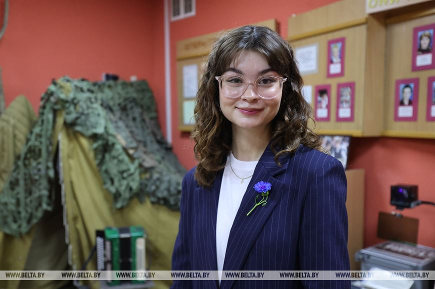 Молодой учитель Дарья Вишневская Молодой учитель Дарья Вишневская