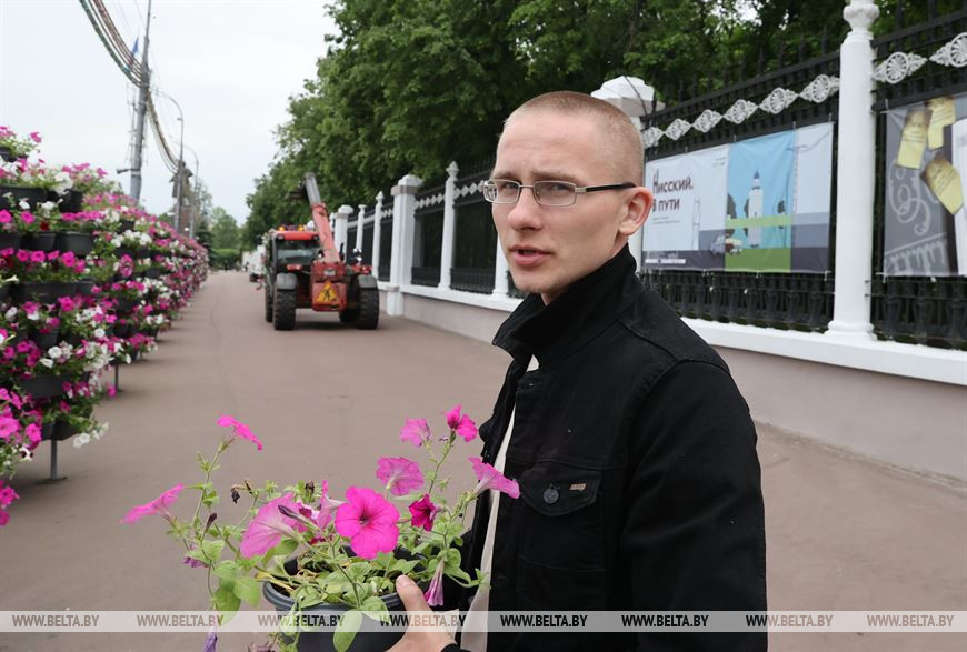 Мастер по озеленению Павел Ракуть Мастер по озеленению Павел Ракуть