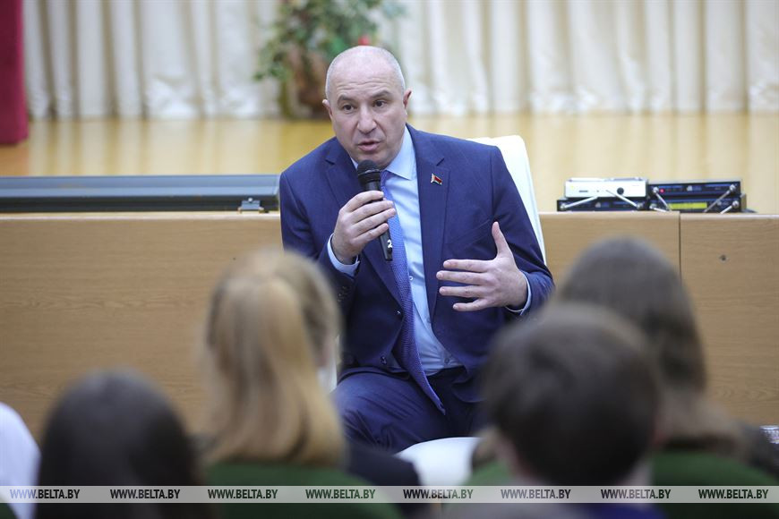 Юрий Караев