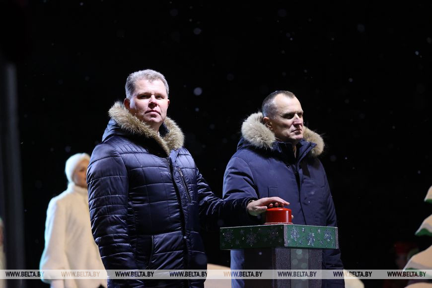 Председатель Могилевского горисполкома Александр Студнев и председатель Могилевского облисполкома Анатолий Исаченко Председатель Могилевского горисполкома Александр Студнев и председатель Могилевского облисполкома Анатолий Исаченко