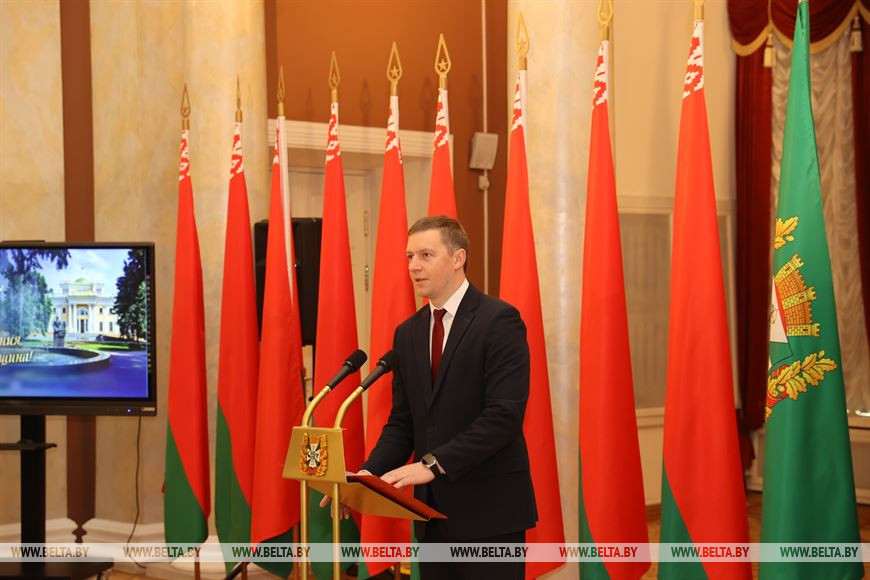 Послание губернатора Калужской области Владислава Шапша было озвучено 10 февраля заместителем губернатора Калужской области Александром Серяковым