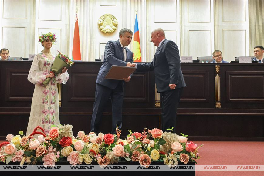 Юрий Шулейко во время награждения