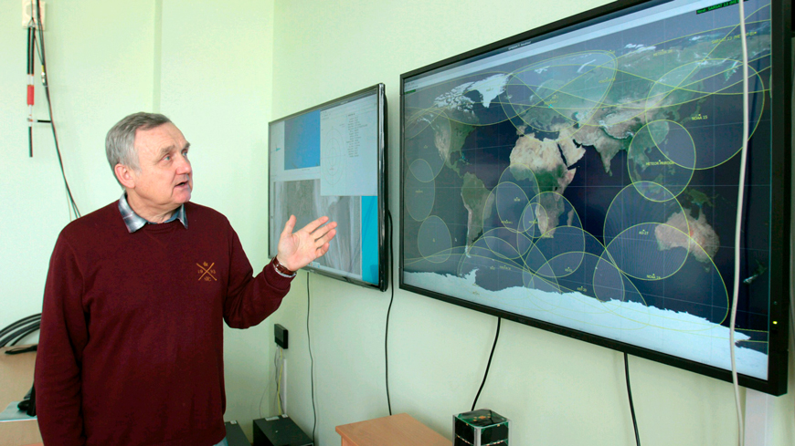 Профессор Владимир Саечников: наноспутники БГУ пролетают над нашей страной шесть раз в сутки