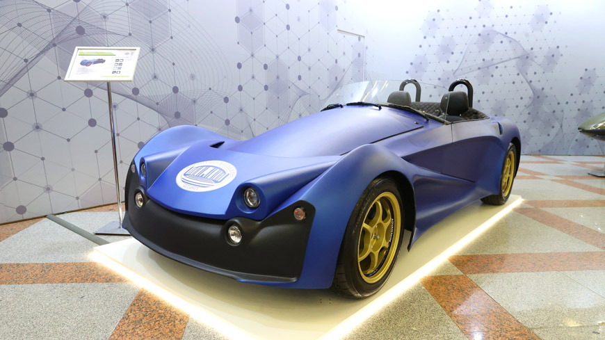 Спортивный электромобиль ELECTRO ROADSTER Спортивный электромобиль ELECTRO ROADSTER