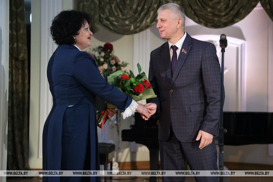 Заместитель председателя Совета Республики Валерий Бельский во время награждения Заместитель председателя Совета Республики Валерий Бельский во время награждения