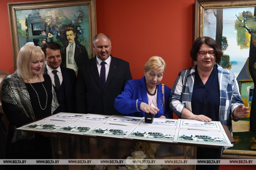 Во время торжественной церемонии гашения почтового проекта к 100-летию со дня рождения Леонида Щемелева Во время торжественной церемонии гашения почтового проекта к 100-летию со дня рождения Леонида Щемелева