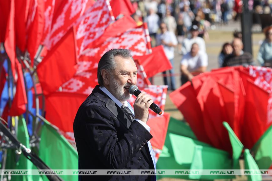 Анатолий Ярмоленко Анатолий Ярмоленко