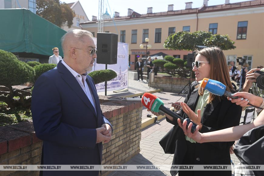 Александр Ефремов