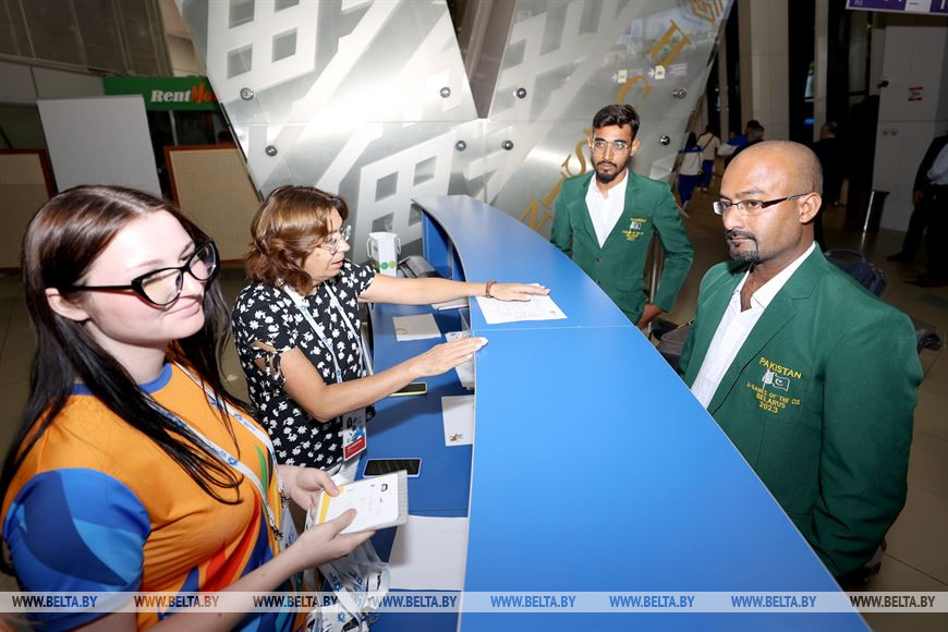 Во время прибытия спортсменов из Пакистана Во время прибытия спортсменов из Пакистана