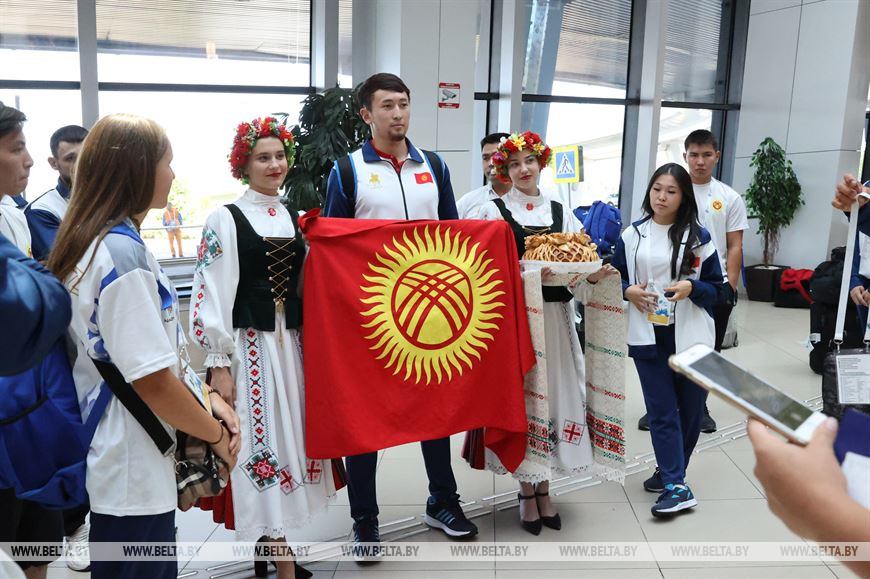 Во время прибытия спортсменов из Кыргызстана Во время прибытия спортсменов из Кыргызстана