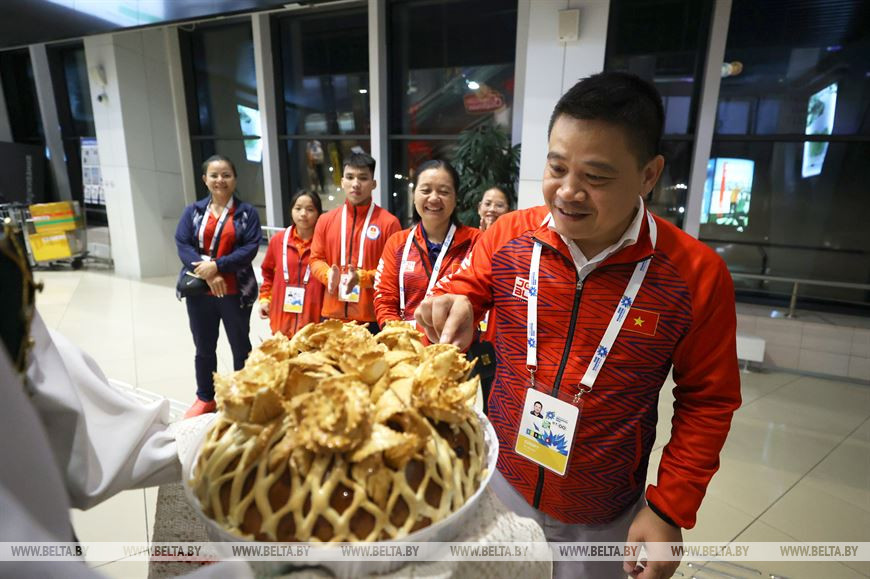 Во время прибытия спортсменов из Вьетнама Во время прибытия спортсменов из Вьетнама