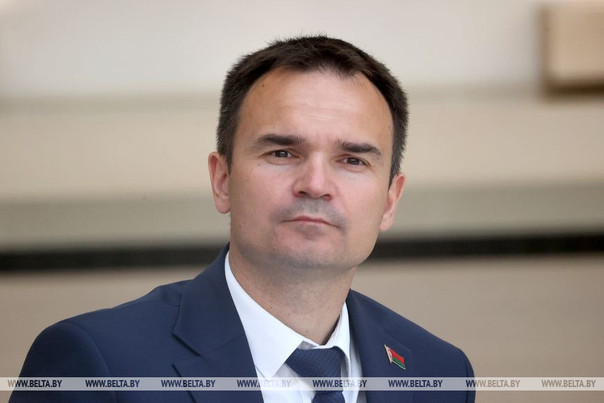 Максим Воропай